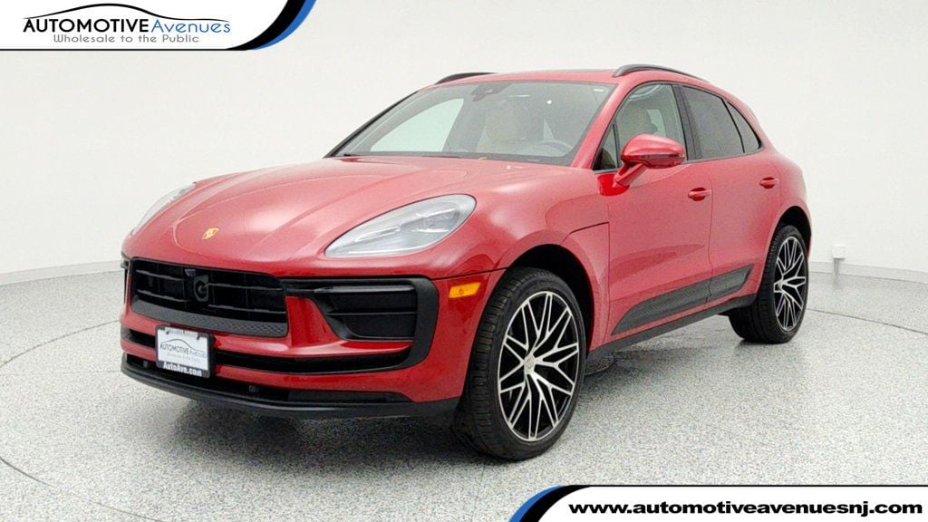 2024 Porsche Macan Base's photo