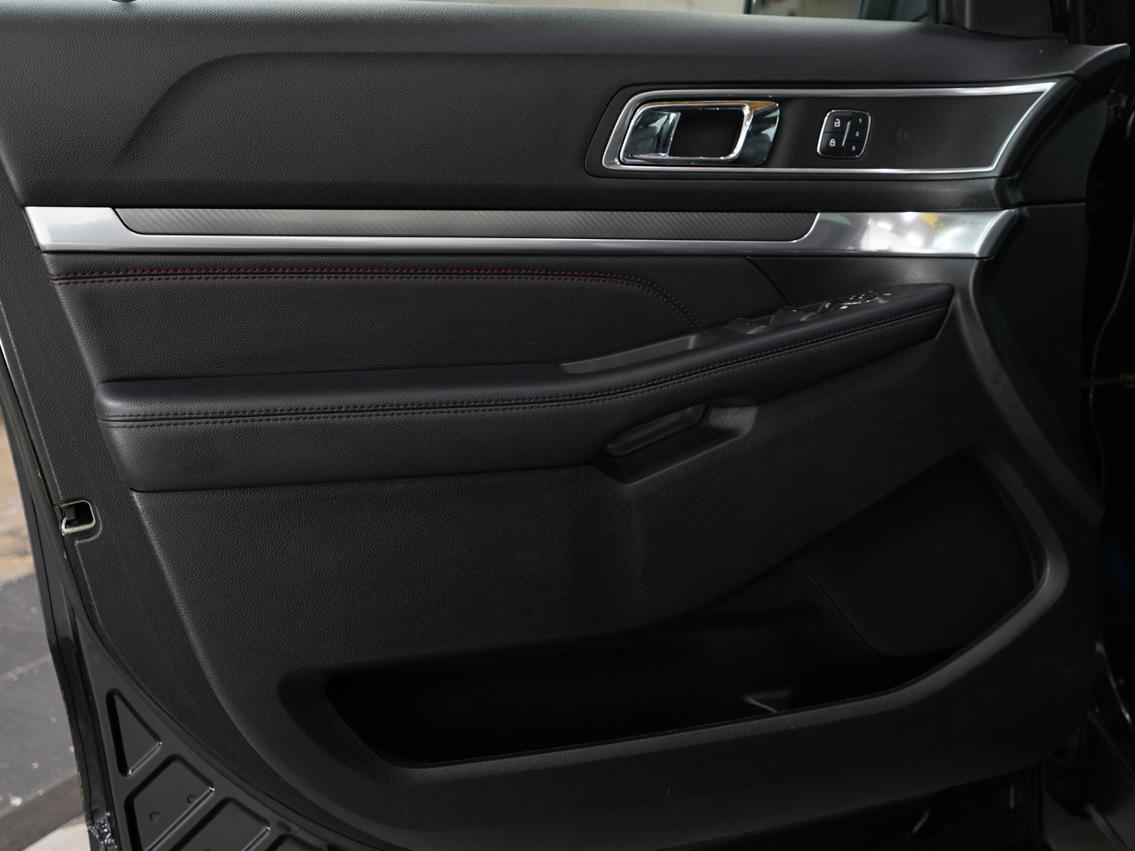 2017 Ford Explorer Sport photo 19
