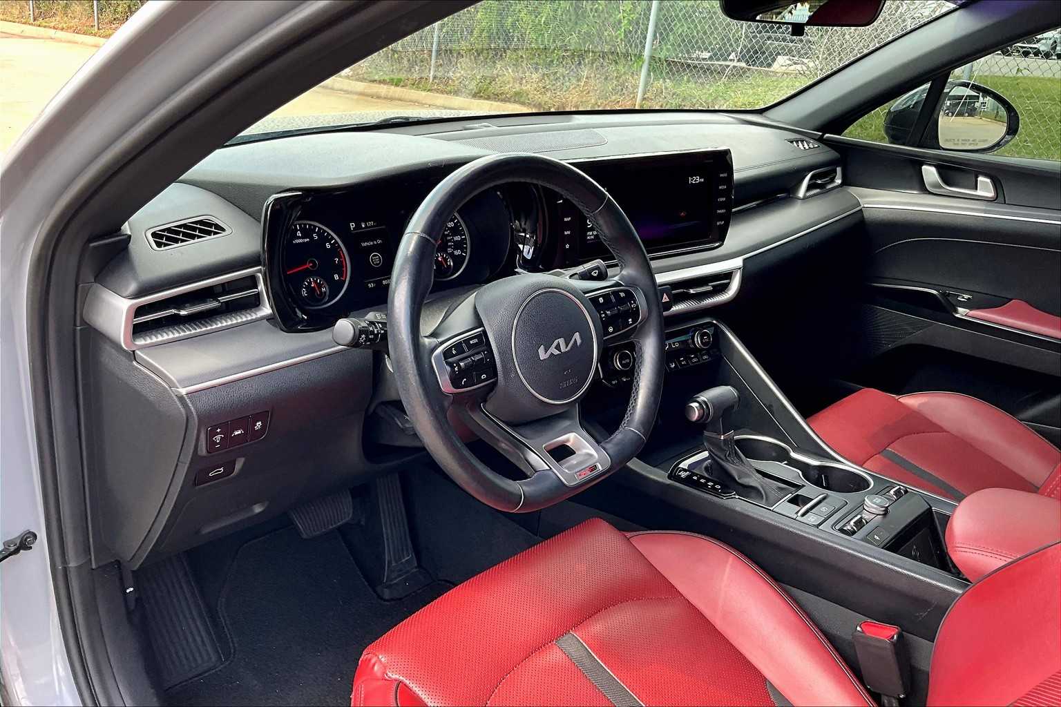 2022 Kia K5 GT-Line photo 16