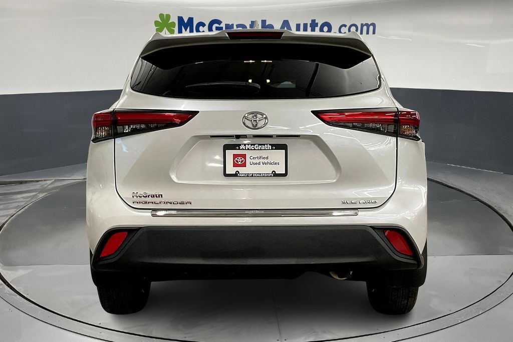 2022 Toyota Highlander XLE photo 5