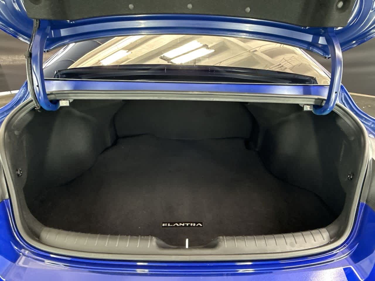 2024 Hyundai Elantra SE photo 22