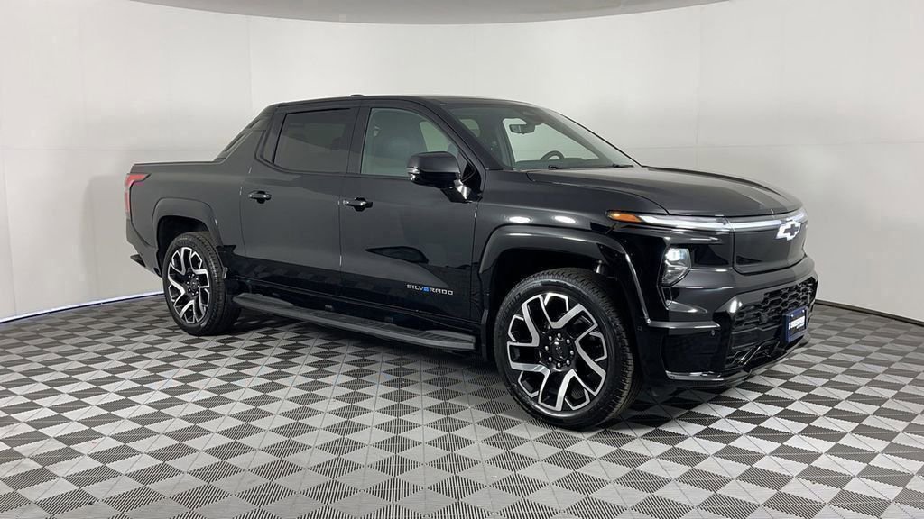 2025 Chevrolet Silverado EV RST photo 2