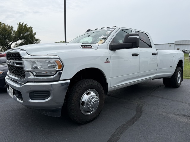 2023 Ram 3500 Tradesman photo 2
