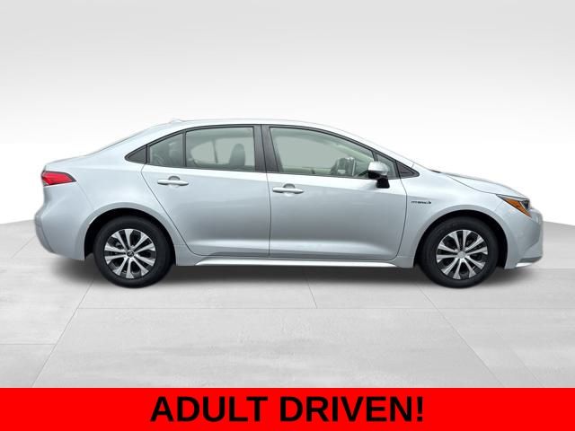 Used 2021 Toyota Corolla LE with VIN JTDEAMDE4MJ024902 for sale in Williamsburg, VA
