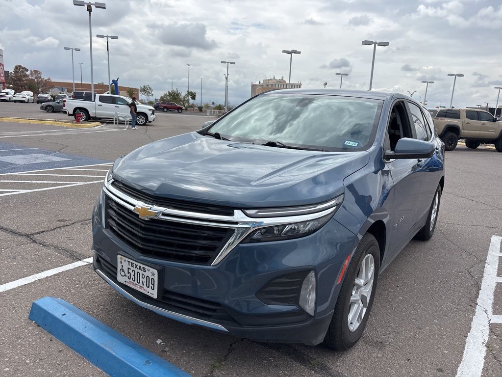 2024 Chevrolet Equinox LT photo 2