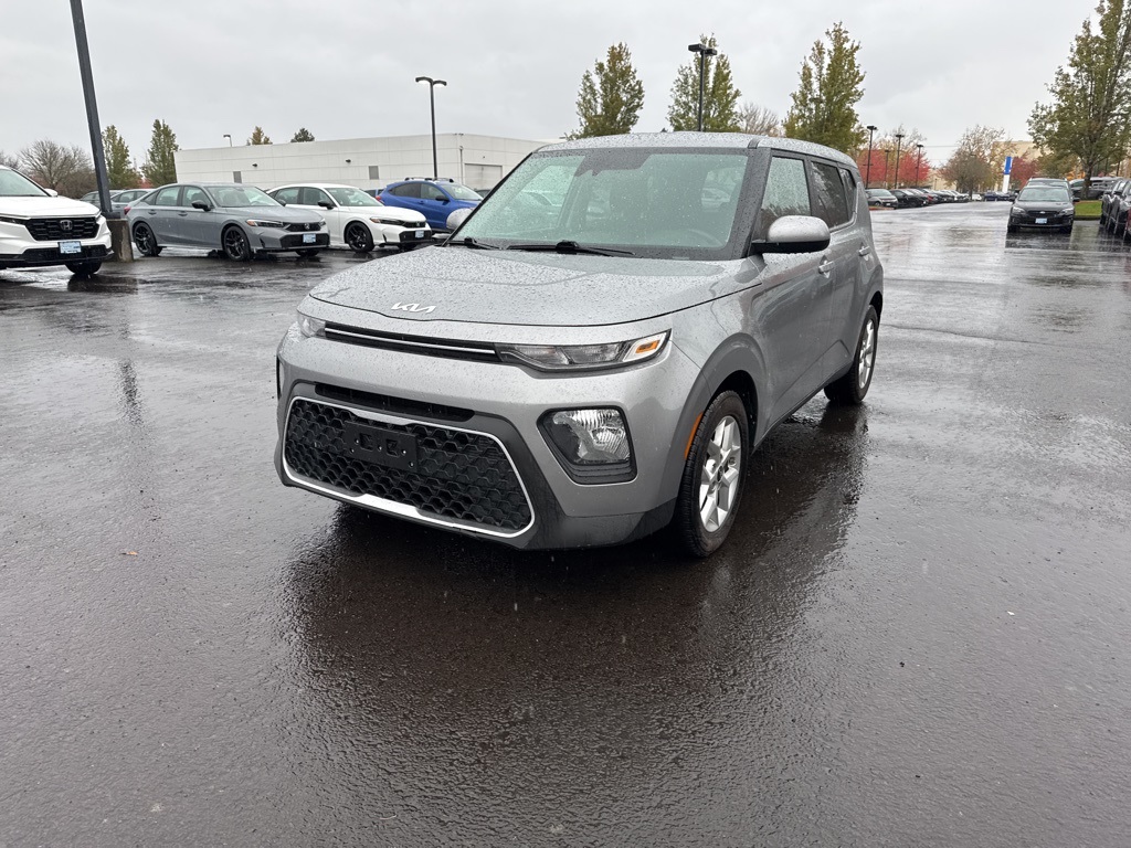 2022 Kia Soul LX photo 3