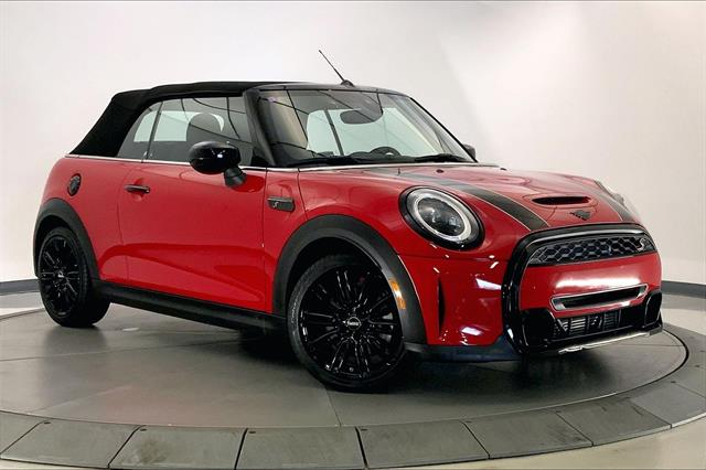 2023 MINI Convertible S's photo