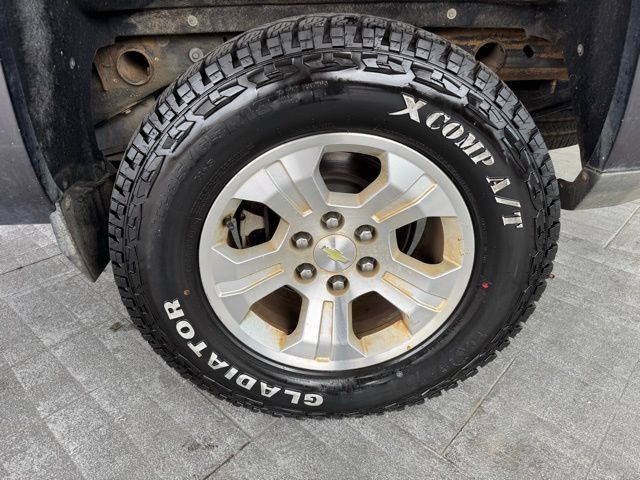 2015 Chevrolet Silverado 1500 LT photo 3