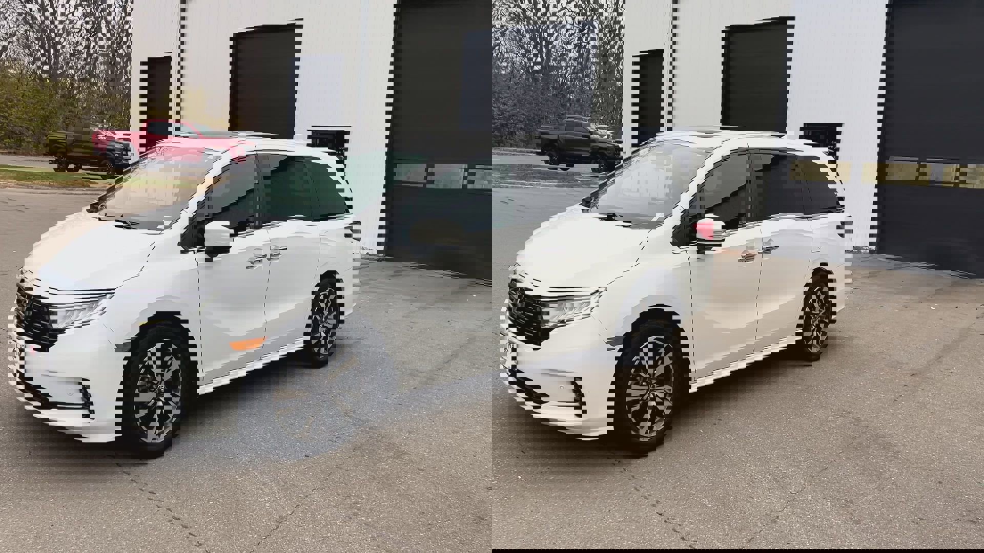 2023 Honda Odyssey Touring photo 4