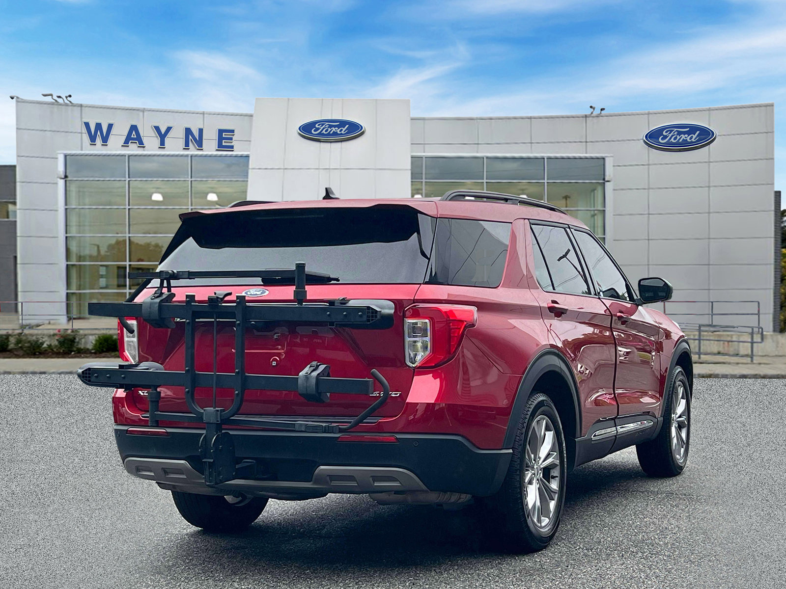 2023 Ford Explorer XLT photo 3