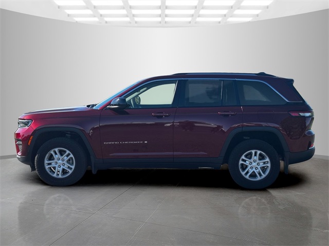 2023 Jeep Grand Cherokee Laredo photo 4