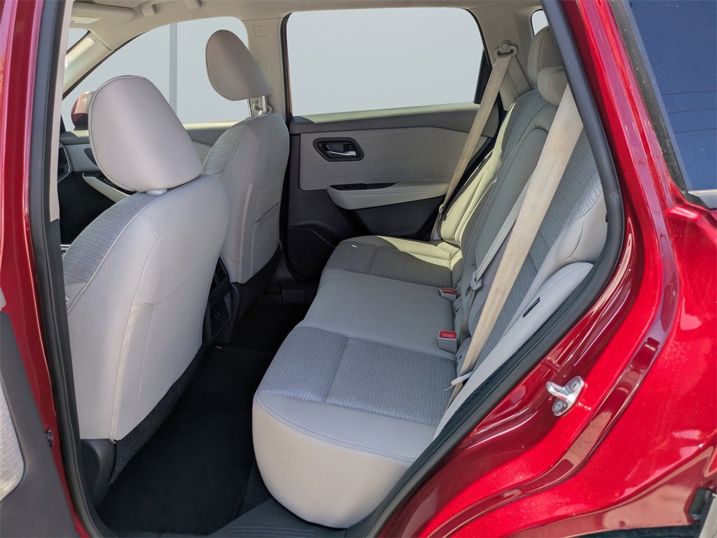 2023 Nissan Rogue SV photo 13