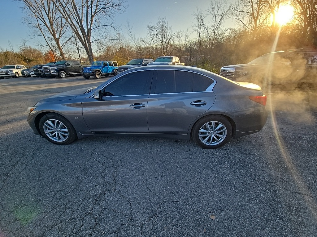 2015 Infiniti Q50 Premium photo 2