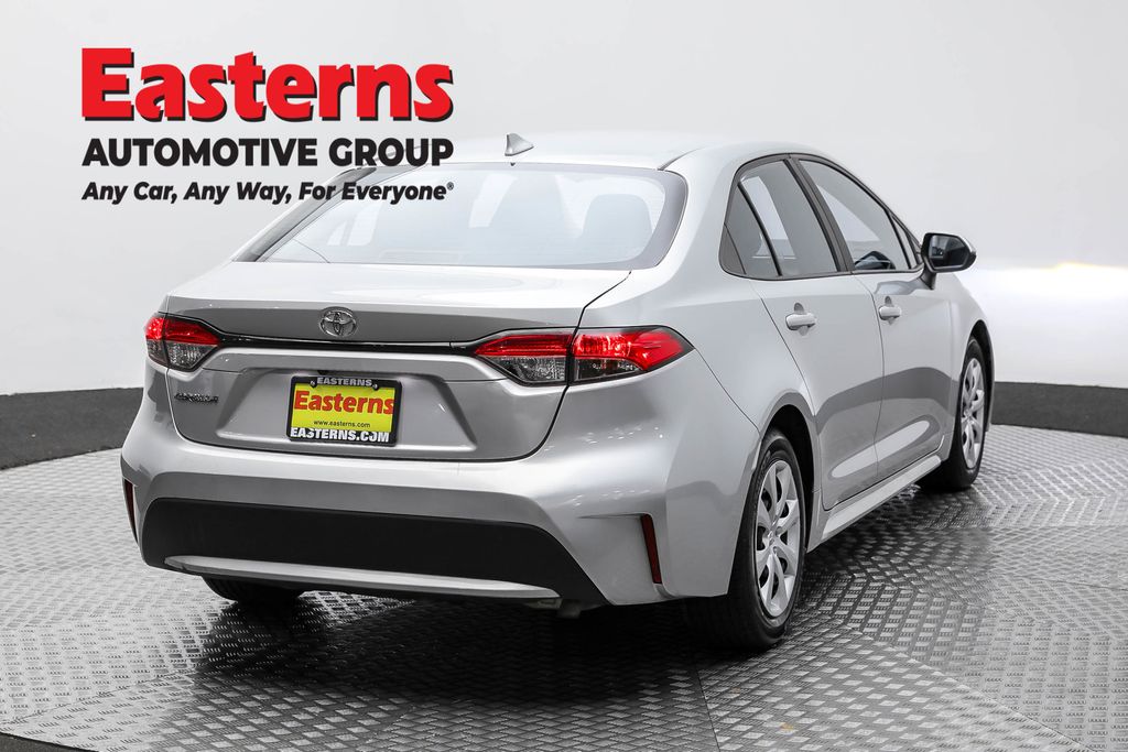 2021 Toyota Corolla LE photo 5