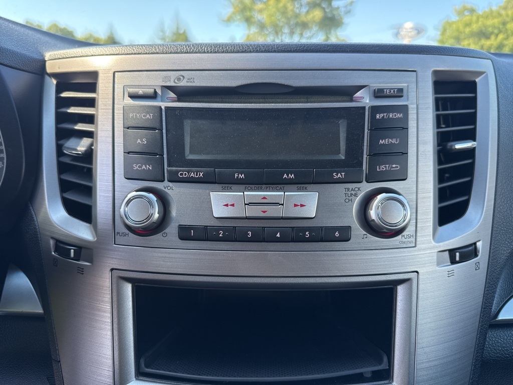 2014 Subaru Legacy 2.5i photo 17