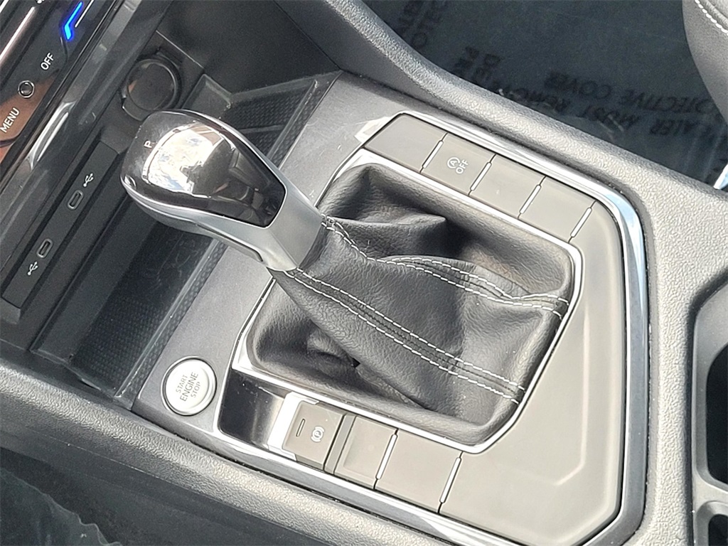 2024 Volkswagen Tiguan SE Wolfsburg Edition photo 20