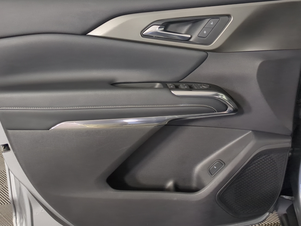 2025 Chevrolet Traverse photo 10