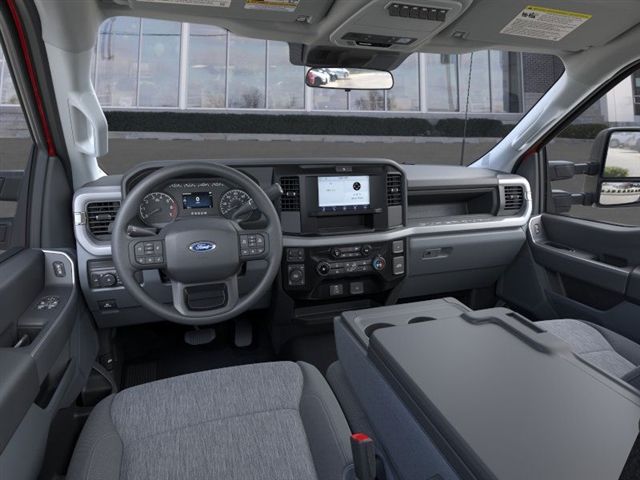 2025 FORD F-250 - Image 31