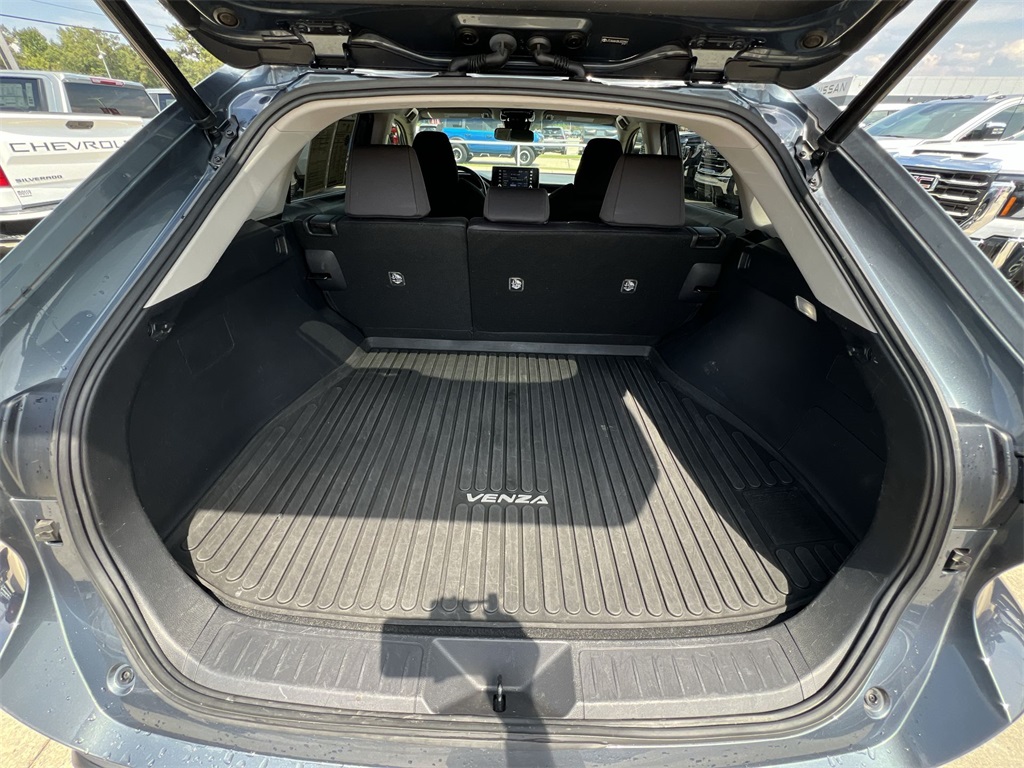 2021 Toyota Venza LE photo 30