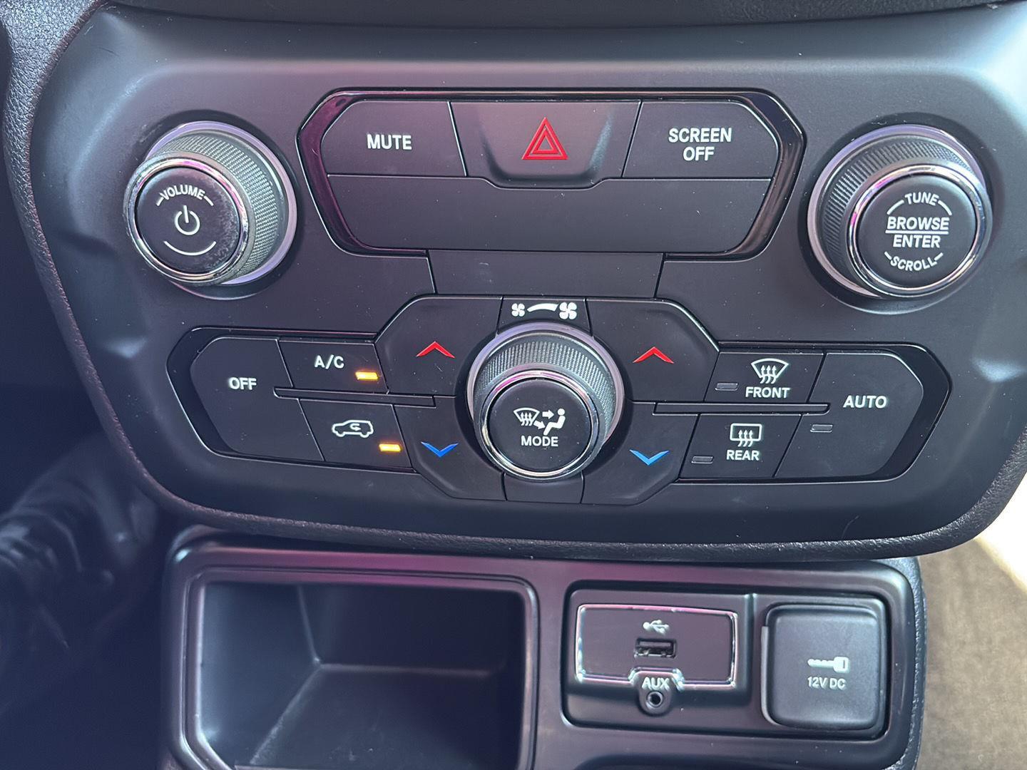 2018 Jeep Renegade Latitude North Edition photo 17