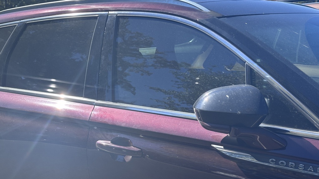 2021 Lincoln Corsair Standard photo 3