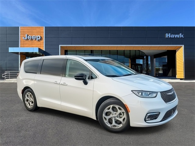 2024 CHRYSLER PACIFICA - Image 1