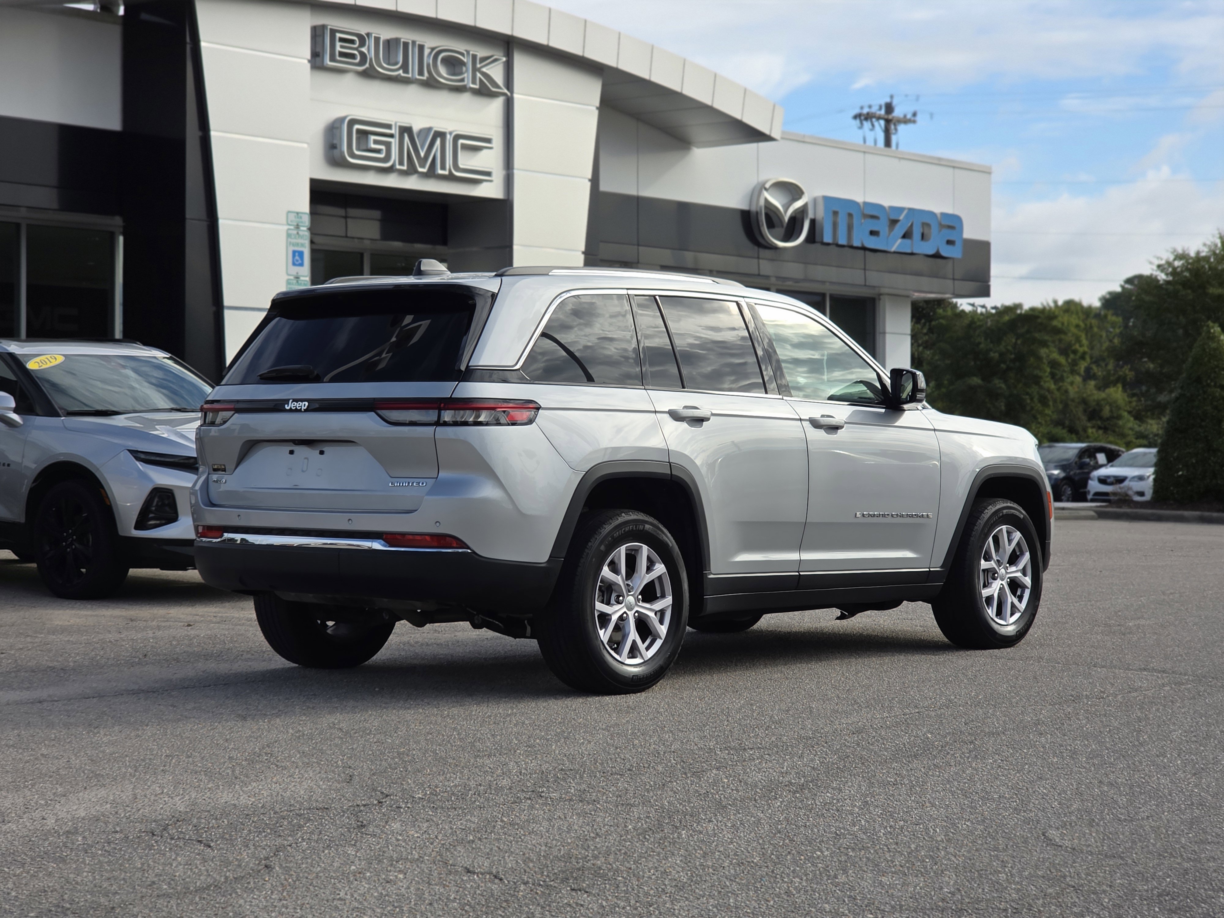 2022 Jeep Grand Cherokee Limited photo 4