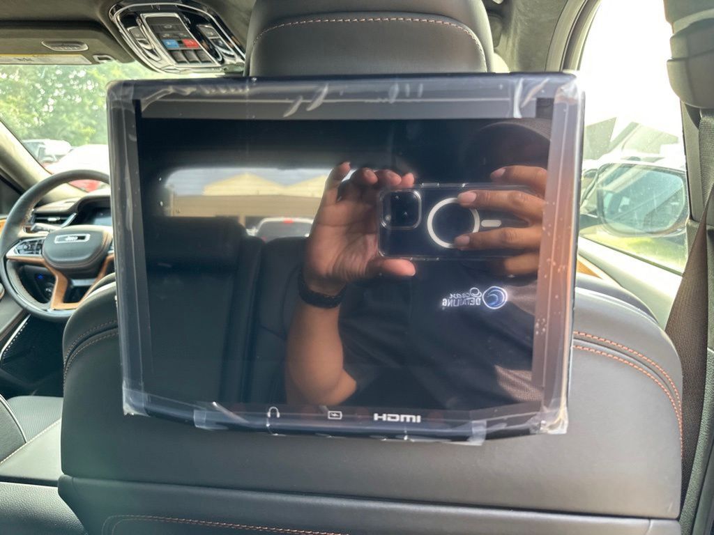 2023 Jeep Grand Cherokee Summit Reserve 4xe photo 13