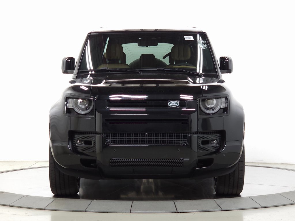 2025 Land Rover Defender 110 V8 photo 8