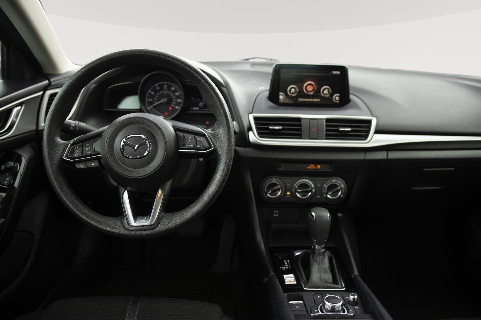 2017 Mazda Mazda3 Sport photo 3