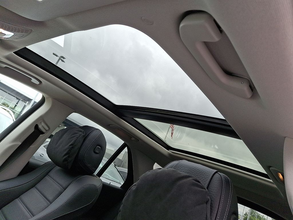 2025 Mercedes Benz GLE 450 4MATIC photo 9