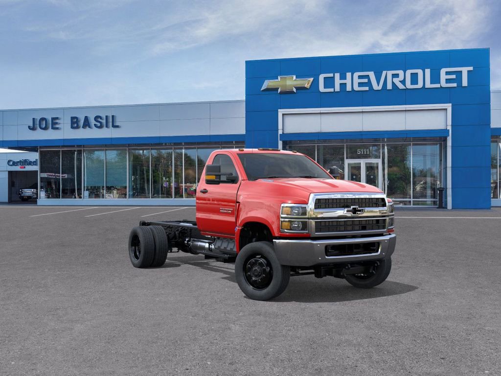 2025 Chevrolet Silverado 4500 Medium Duty Chassis Cab Work Truck's photo