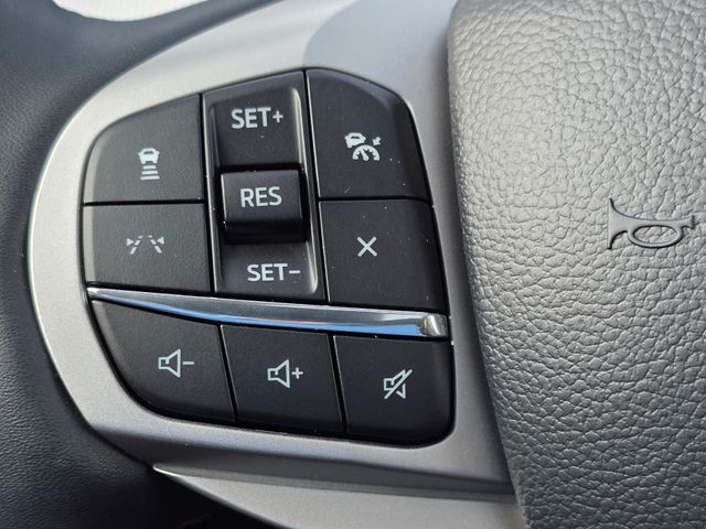 2025 Ford Explorer photo 10