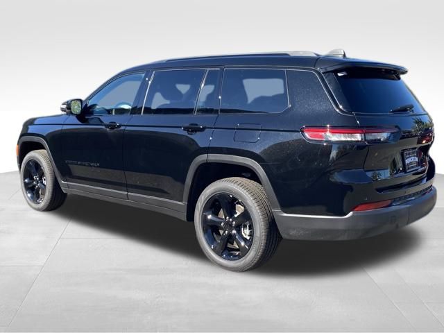 2025 Jeep Grand Cherokee Limited photo 4