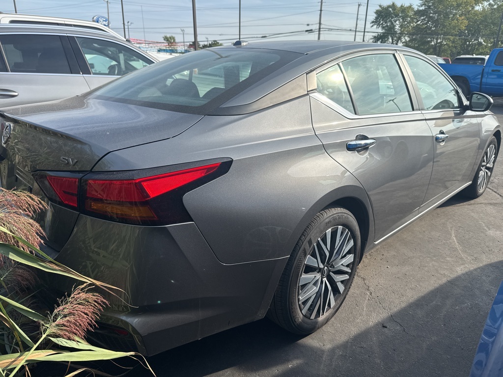 2024 Nissan Altima 2.5 SV photo 5