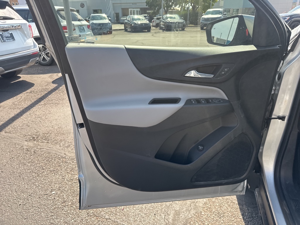 2022 Chevrolet Equinox LT photo 14