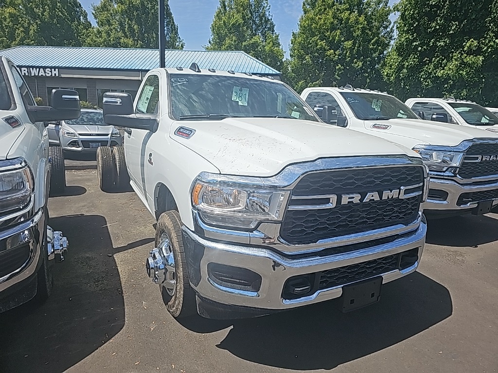 2024 Ram 3500 Tradesman photo 4