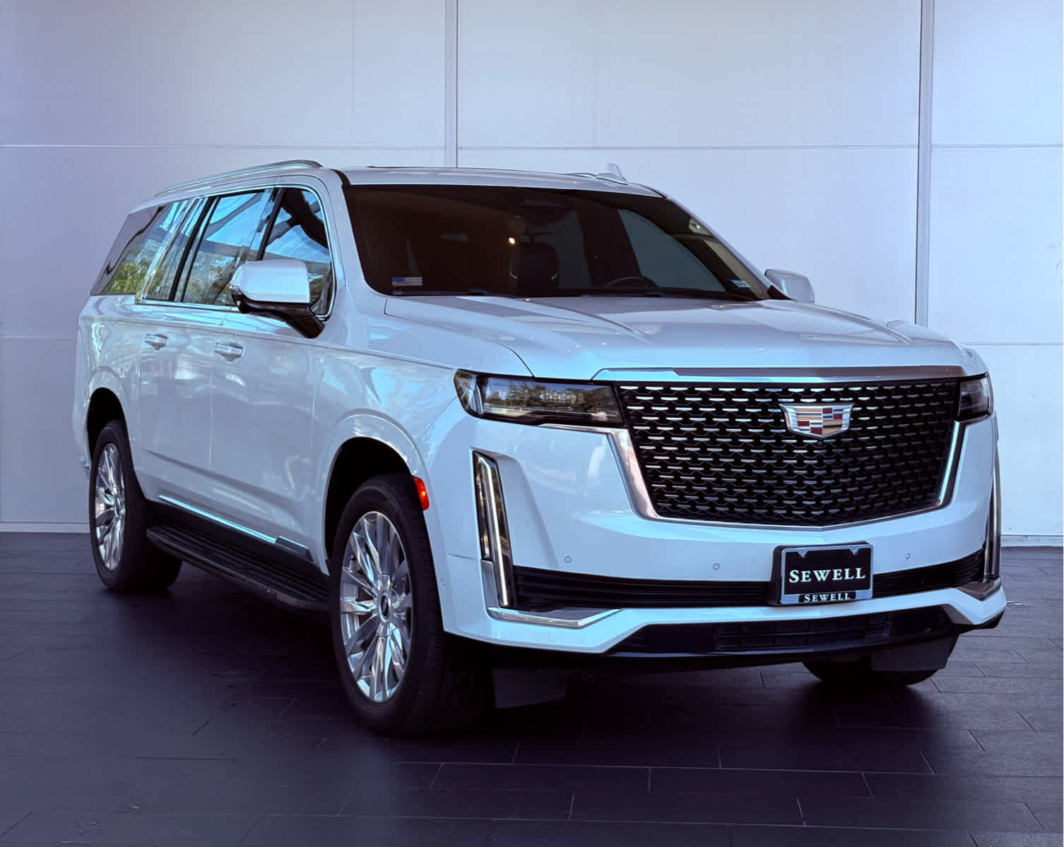 2022 Cadillac Escalade ESV Premium Luxury photo 3
