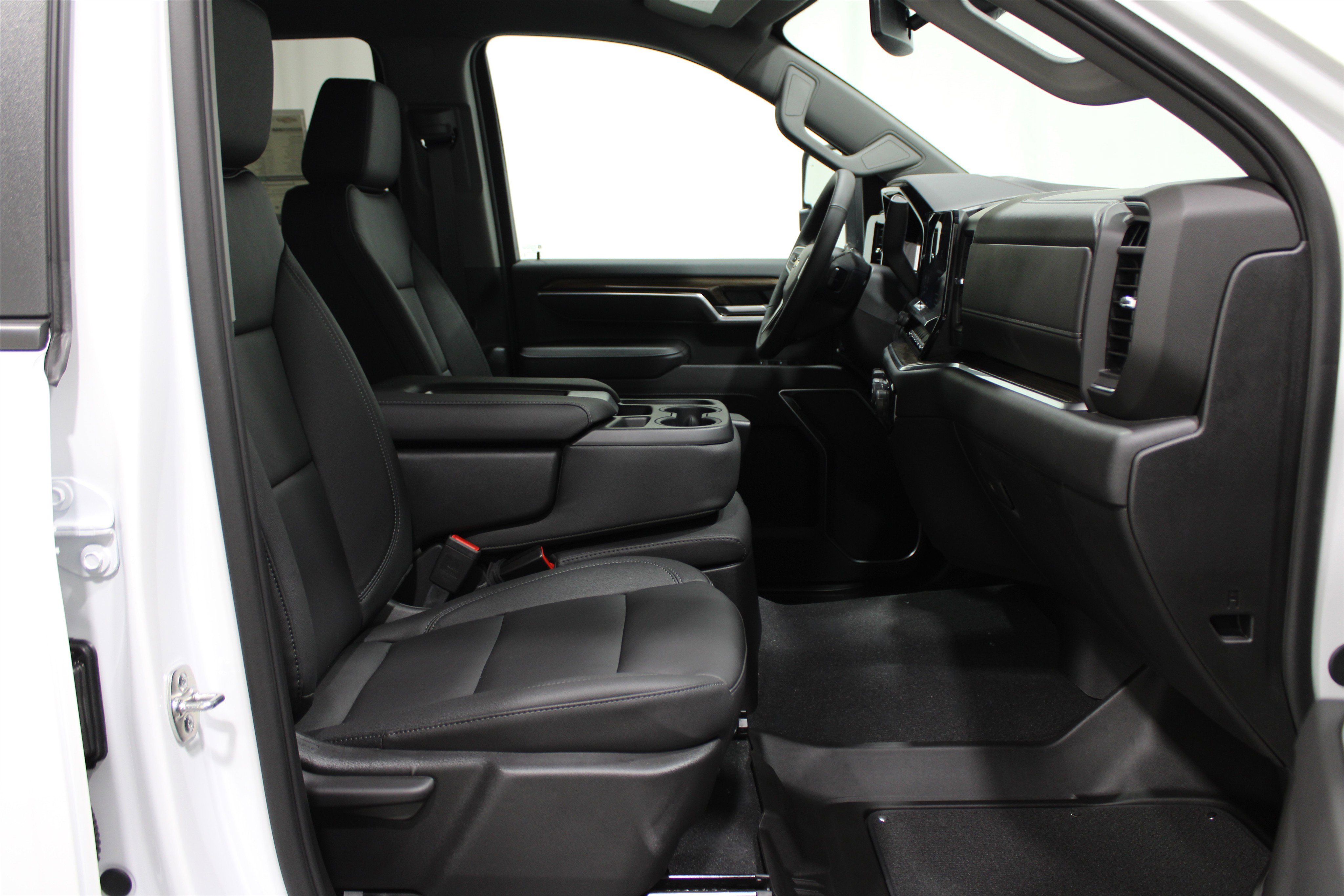 2025 Chevrolet Silverado 2500HD LT photo 12