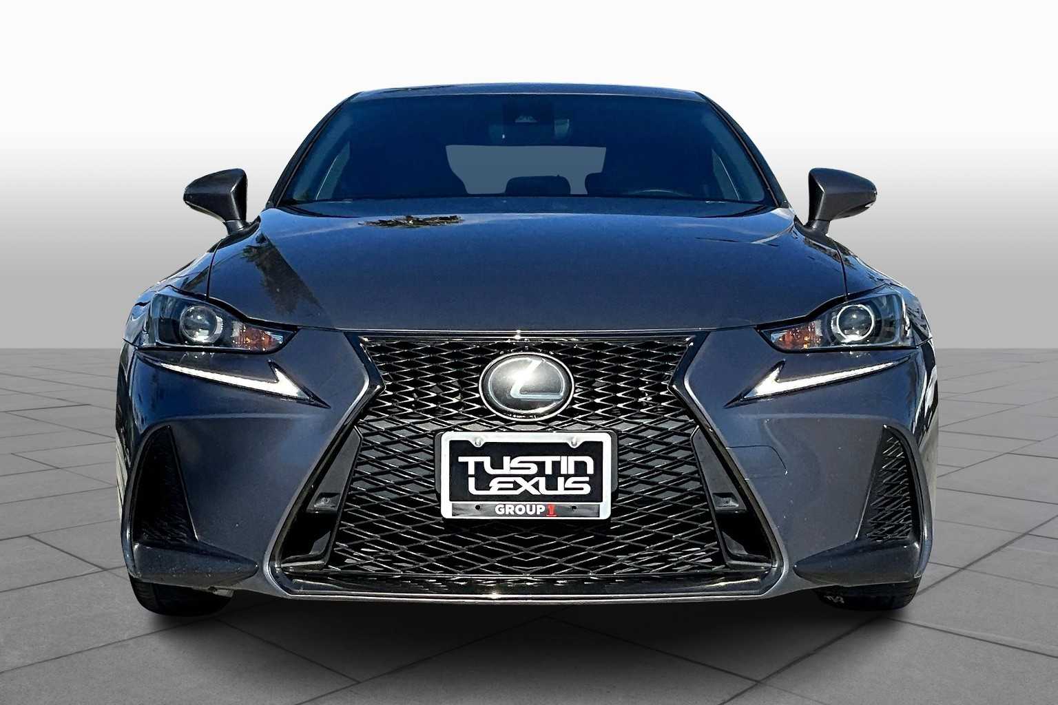 2020 Lexus IS 300 F SPORT photo 3