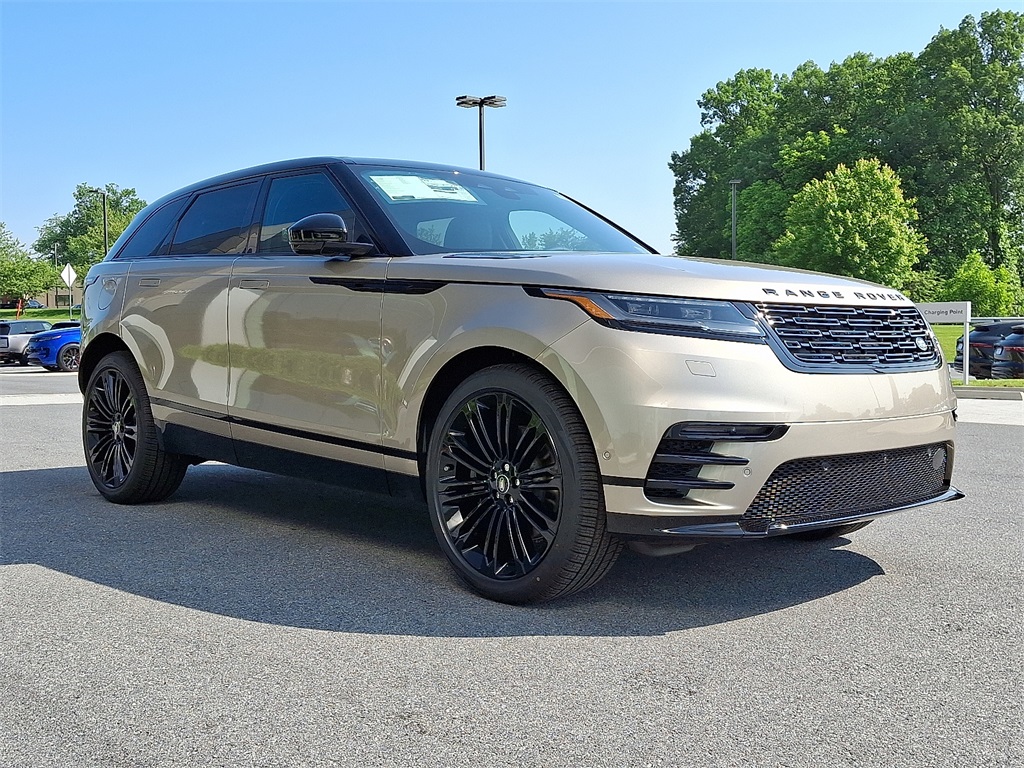 2026 Land Rover Range Rover Velar SE photo 4