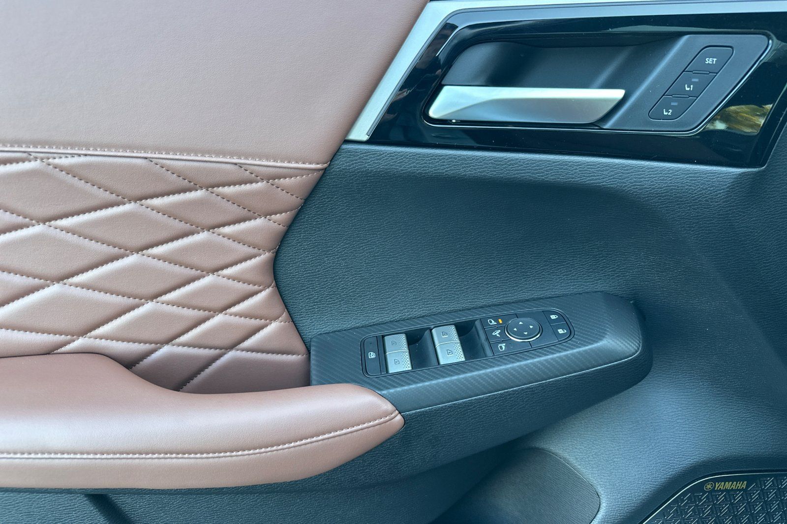 2025 Mitsubishi Outlander SEL photo 10
