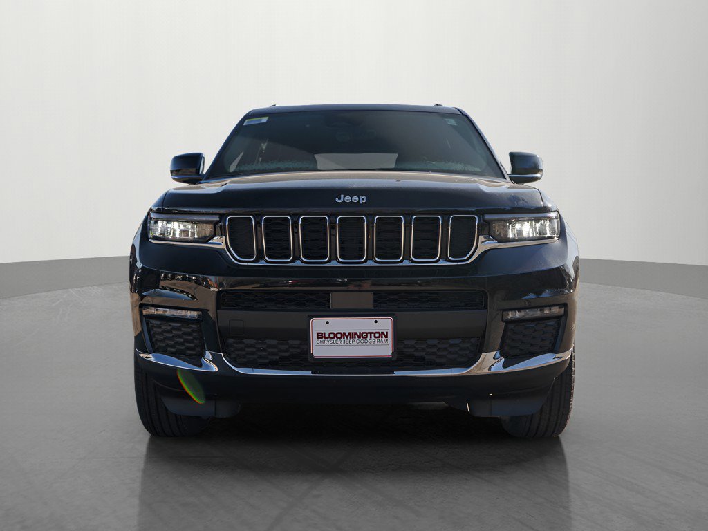 2025 Jeep Grand Cherokee Limited photo 2