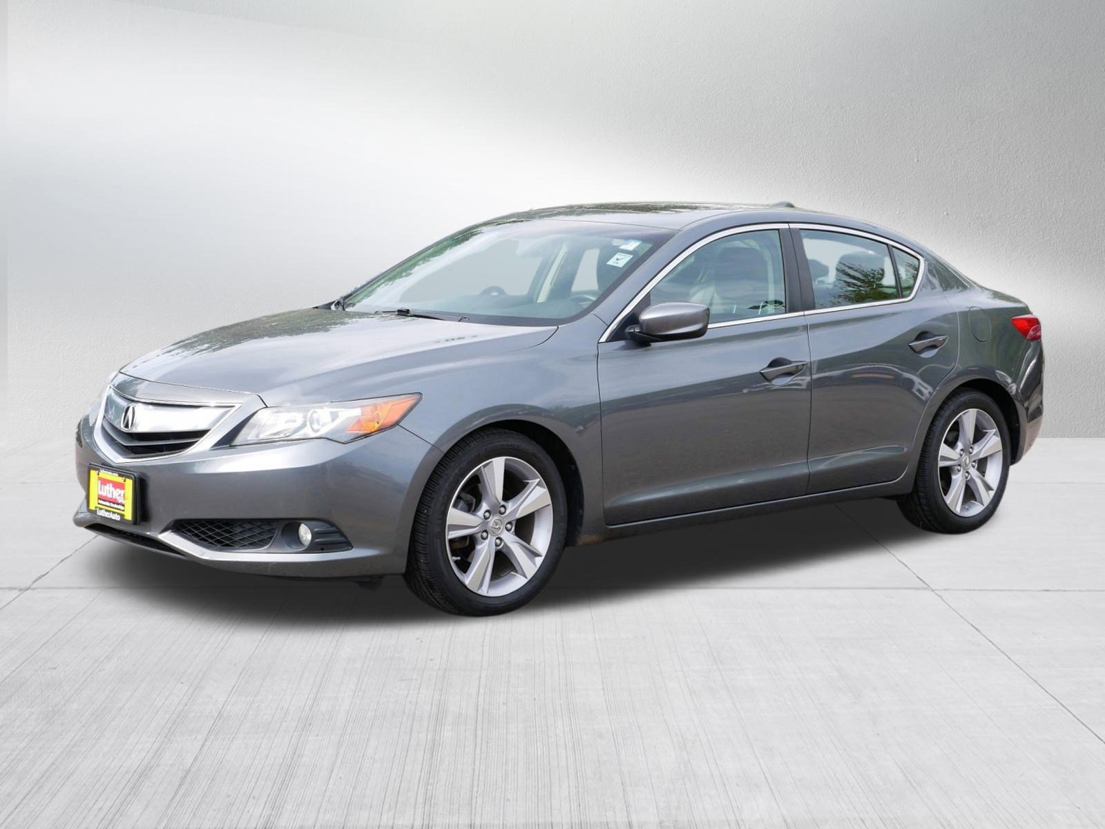 2013 Acura ILX 2.0L Premium photo 3