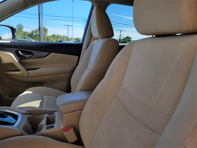 2016 Nissan Rogue SV photo 12