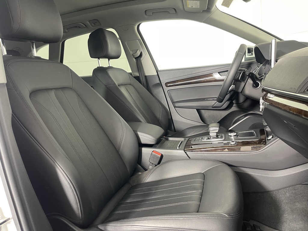 2020 Audi Q5 45 Premium Plus photo 21