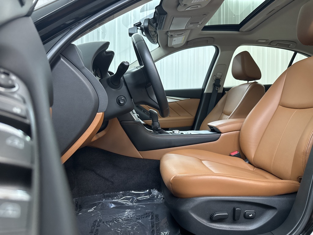 2024 Infiniti Q50 LUXE photo 7