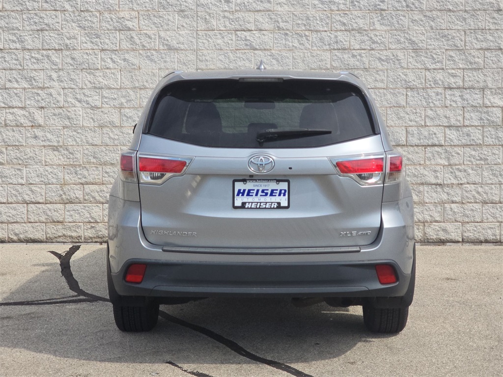 2020 Toyota Highlander Hybrid XLE photo 11