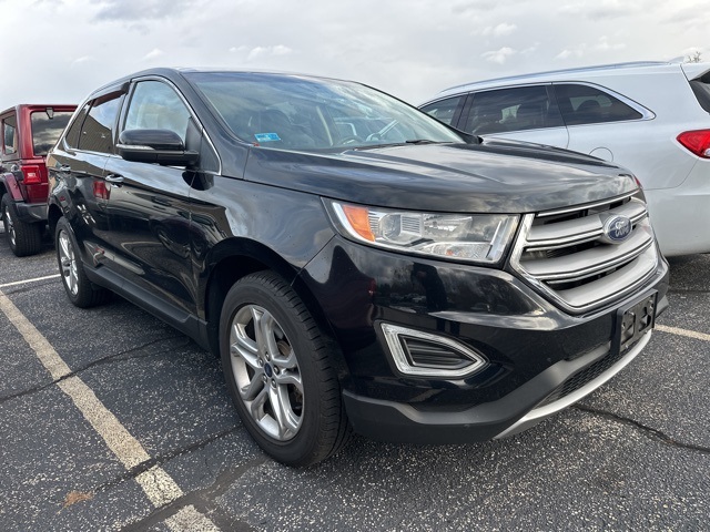 2018 Ford Edge Titanium photo 2