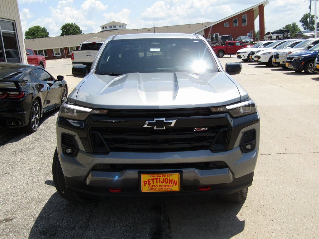 2025 Chevrolet Colorado Z71 photo 12